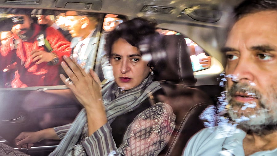 <div class="paragraphs"><p>Leader of Opposition in the Lok Sabha Rahul Gandhi and Congress MP Priyanka Gandhi Vadra stopped at Ghazipur</p><p></p></div>