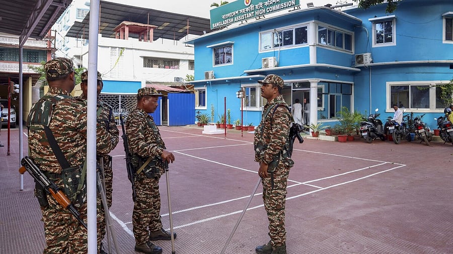 <div class="paragraphs"><p>Security personnel keep vigil amid heightened security at the Bangladesh Assistant High Commission after protests erupted in Tripura over alleged attacks on Hindus.&nbsp;</p></div>