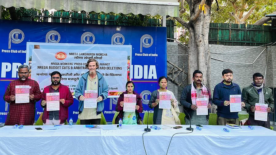 <div class="paragraphs"><p>Countering the Union rural development ministry's claims of MGNREGS wages being paid on time, the NREGA Sangharsh Morcha on Wednesday alleged the payments to workers' accounts were being delayed by "weeks or months".</p></div>