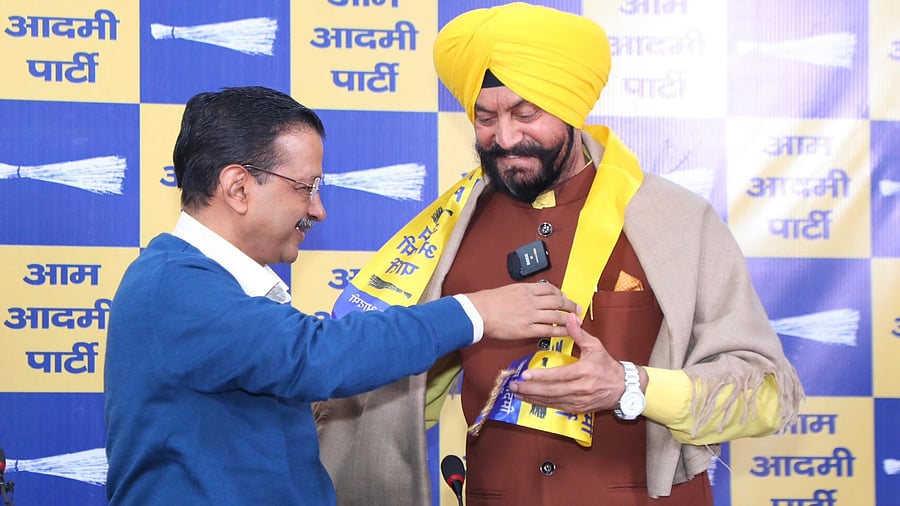 <div class="paragraphs"><p>Jitender Singh Shunty joins AAP</p></div>