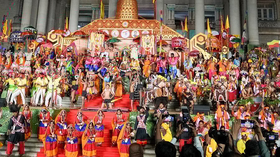 <div class="paragraphs"><p>Artists perform during the inauguration of ‘Namma Jatre’ as part of the annual ‘Bengaluru Habba’ festival at the Vidhana Soudha in Bengaluru.</p><p></p><p>Photo for representational purpose.</p></div>