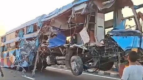 <div class="paragraphs"><p>The accident occurred around 2 pm in the Sakrawa area  when the bus was on its way to Delhi from Lucknow.</p></div>