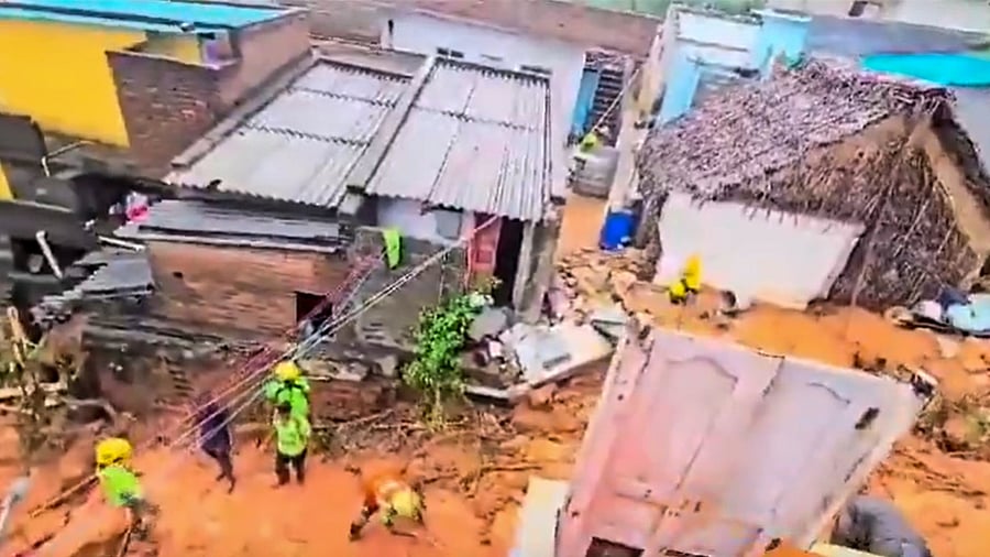 <div class="paragraphs"><p>NDRF personnel carry out rescue and relief work following a collapse in a flood-hit area in Tiruvannamalai, in the aftermath of Cyclone Fengal.</p></div>