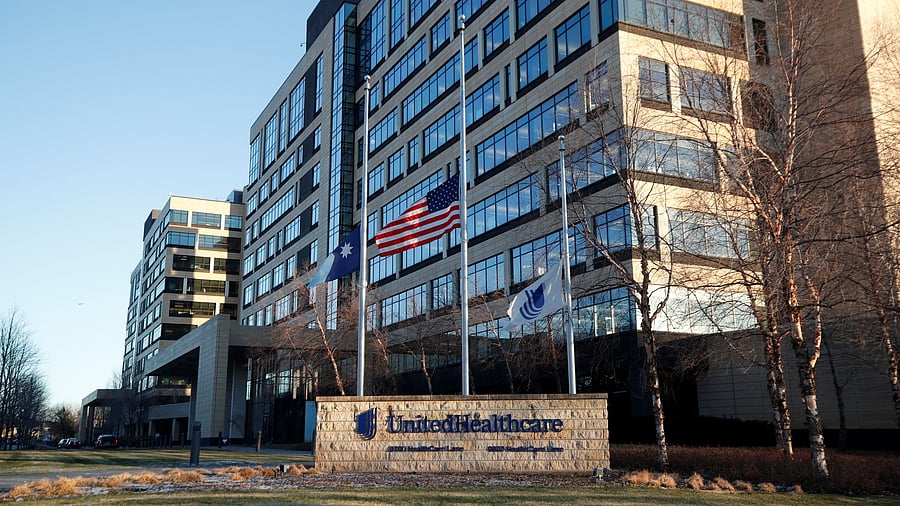 <div class="paragraphs"><p>Flags fly at half-staff outside of the office of UnitedHealthcare, the day after the CEO of UnitedHealthcare, Brian Thompson was shot dead, in Minnetonka, Minnesota, US.</p></div>