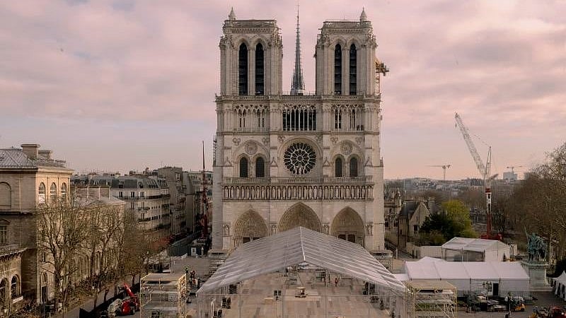 <div class="paragraphs"><p>Notre Dame.</p></div>