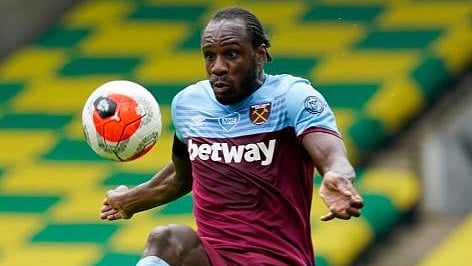 <div class="paragraphs"><p>West Ham United's Michail Antonio in action</p></div>