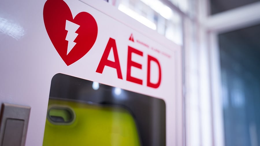 <div class="paragraphs"><p>Automatic External Defibrillator.</p></div>