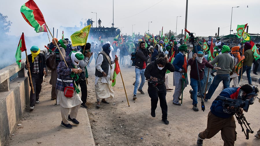 <div class="paragraphs"><p>Tear gas being used to disperse protesting farmers at Shambhu Border during their foot march towards Delhi, in Patiala district, Sunday, Dec. 8, 2024. A group of 101 farmers resumed their foot march to Delhi shortly after 12 noon on Sunday from the Shambhu protest site on the Punjab-Haryana border to press the Centre for various demands, including a legal guarantee for Minimum Support Price (MSP). </p></div>