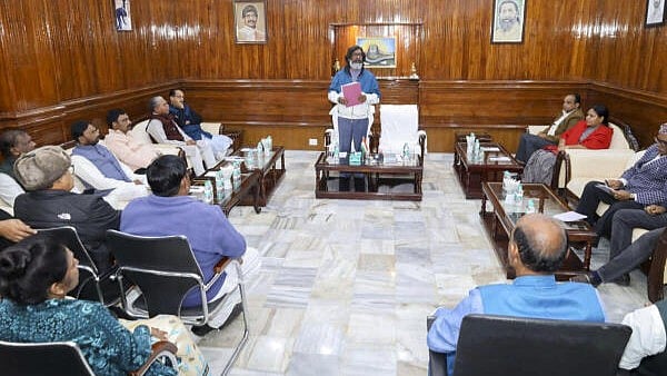 <div class="paragraphs"><p>Chief Minister Hemant Soren chairs a meeting with the MLA's and leaders of Jharkhand INDIA Bloc. on the eve of Assembly session, in Ranchi, Dec. 8, 2024.</p></div>