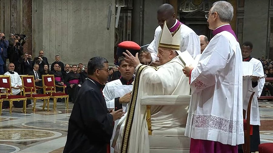 <div class="paragraphs"><p>PM Modi said that George Cardinal Koovakad has devoted his life to the service of humanity as an ardent follower of Jesus Christ.</p></div>