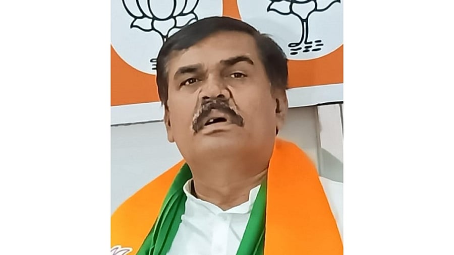 <div class="paragraphs"><p>A S Patil Nadahalli</p></div>