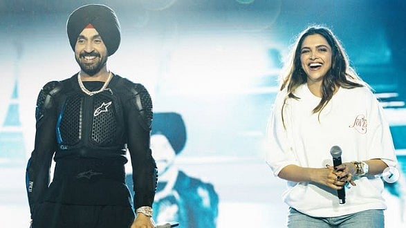 <div class="paragraphs"><p>Punjabi singer Diljit Dosanjh (L) and Bollywood actress Deepika Padukone (R).</p></div>