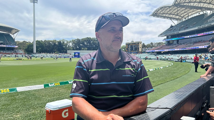 <div class="paragraphs"><p>Damian Hough</p></div>