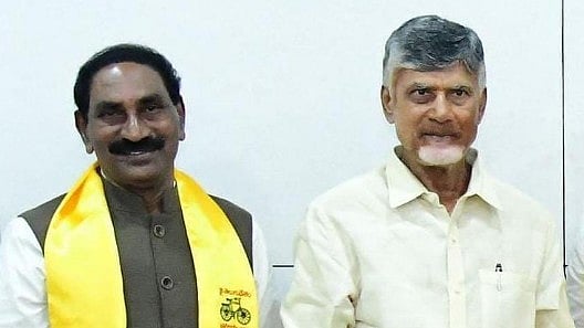 <div class="paragraphs"><p>TDP supremo N Chandrababu Naidu (L)and&nbsp;B Mastan Rao (R)</p></div>