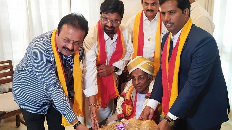 <div class="paragraphs"><p>File Photo of veteran writer and folklorist Go Ru Channabasappa.</p></div>