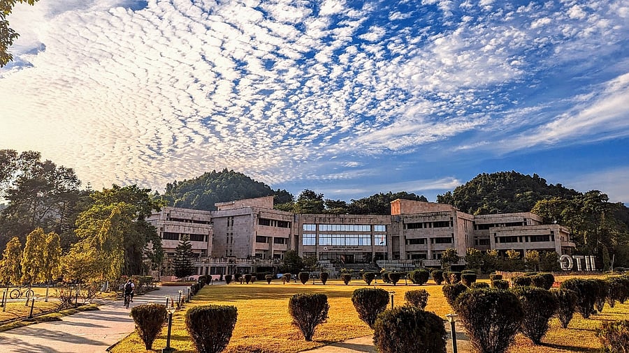 <div class="paragraphs"><p>A view of IIT Guwahati</p></div>
