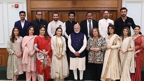 <div class="paragraphs"><p>PM Modi with Kapoor family&nbsp;</p></div>