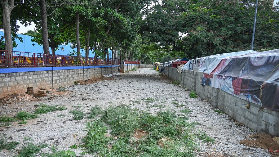 <div class="paragraphs"><p>A view of Jayamahal Palace Road.&nbsp;</p></div>