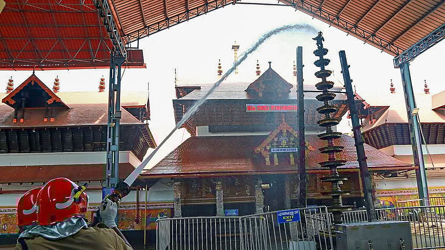 <div class="paragraphs"><p>The&nbsp;Guruvayur Sri Krishna temple being cleaned.</p></div>