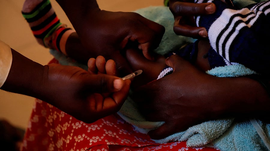 <div class="paragraphs"><p>A nurse administers a malaria vaccine to an infant at the health center in Datcheka, Cameroon. Representational purpose</p></div>