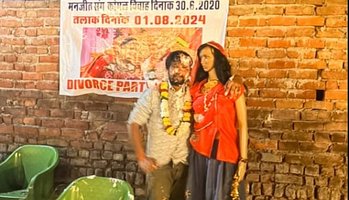 <div class="paragraphs"><p>Haryana man pose with mannequin of ex-wife</p></div>