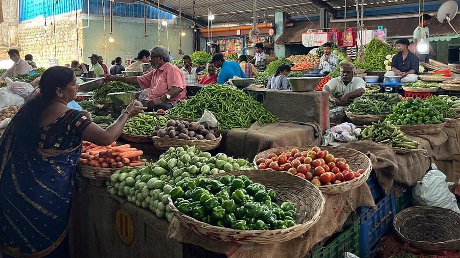 <div class="paragraphs"><p>Representative image showing a vegetable market in Bengaluru</p></div>