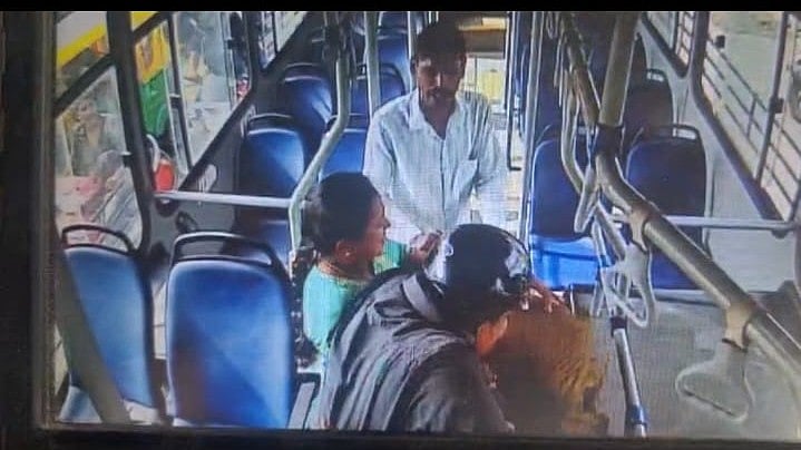 <div class="paragraphs"><p>A screengrab of a video showing the woman who allegedly assaulted a BMTC bus driver after an accident near Sumanahalli Bridge in Bengaluru on Saturday.&nbsp;</p></div>