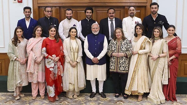 <div class="paragraphs"><p>Prime Minister Narendra Modi with the members of Raj Kapoor's family, in New Delhi. The entire Kapoor family, including Ranbir Kapoor, Alia Bhatt, Neetu Singh, Kareena Kapoor Khan, Saif Ali Khan, Karisma Kapoor and others met Prime Minister Modi and invited him to the Raj Kapoor Film Festival to be organised to commemorate the 100th birth anniversary of the legendary actor-filmmaker. </p></div>