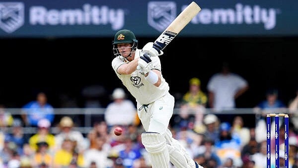 <div class="paragraphs"><p>Steve Smith in action</p></div>