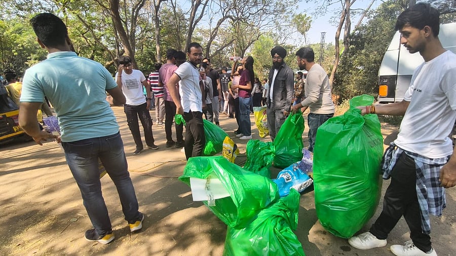 <div class="paragraphs"><p>100 volunteers from the Tata Consultancy Services were involved in the nature awareness and cleanup drive by BNHS.</p></div>