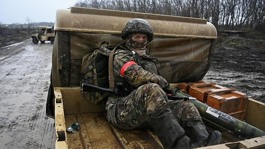 <div class="paragraphs"><p>Representative image showing a soldier amid the Russia-Ukraine war</p></div>