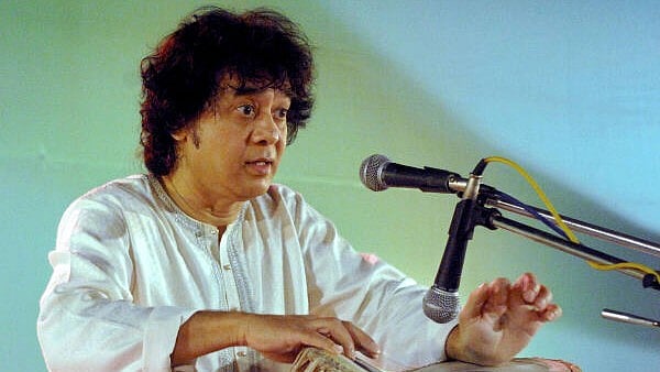 <div class="paragraphs"><p>Tabla maestro Zakir Hussain</p></div>