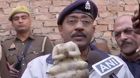<div class="paragraphs"><p>Three idols recovered from the well near Shiv-Hanuman Temple in Sambhal</p></div>