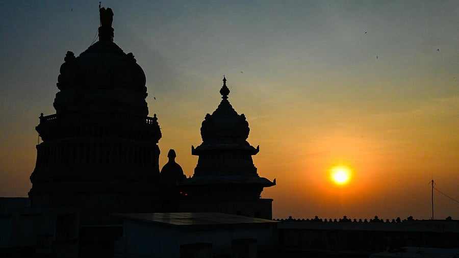 <div class="paragraphs"><p>A view of the Suvarna Vidhana Soudha where the current Karnataka Assembly winter session is on. </p></div>
