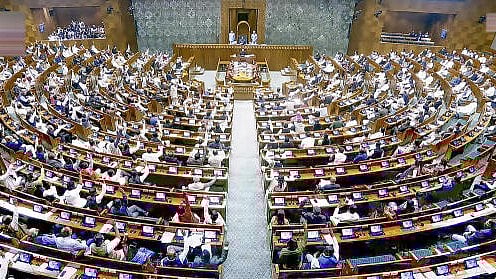 <div class="paragraphs"><p>Members in the Lok Sabha during the Winter session of Parliament on December 17.</p></div>