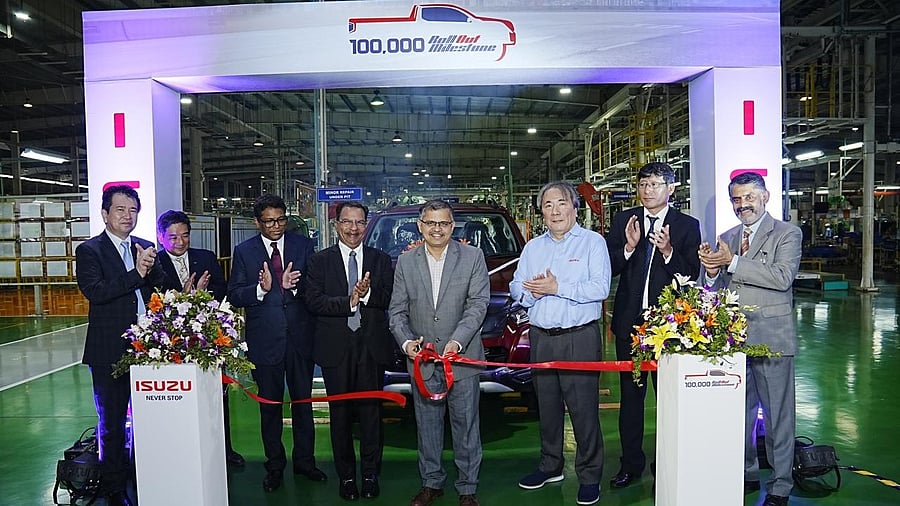 <div class="paragraphs"><p>The one lakh vehicle milestone achievement was marked with the rollout of the popular Isuzu D-MAX V-Cross model.</p></div>