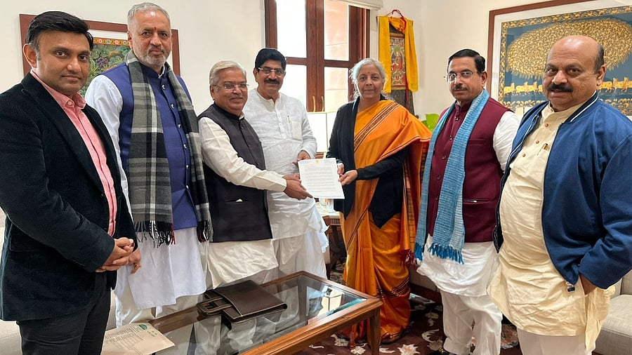 <div class="paragraphs"><p>Karnataka BJP leaders met Union Finance Minister Nirmala Sitharaman at Delhi on Thursday</p></div>