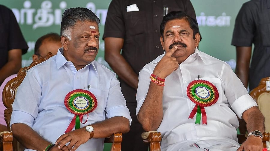 <div class="paragraphs"><p>AIADMK general secretary Edappadi K Palaniswami (R) and expelled party leader O Panneerselvam.</p></div>