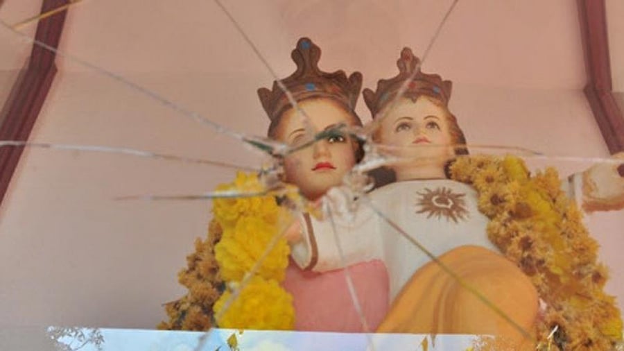 <div class="paragraphs"><p>Representative image of vandalised idols.</p></div>