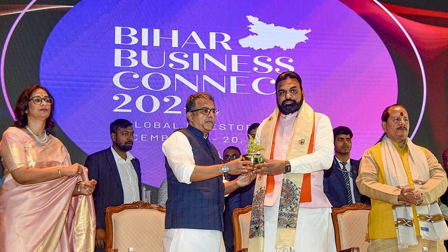 <div class="paragraphs"><p> Bihar Deputy Chief Ministers Samrat Choudhary and Vijay Kumar Sinha with state Minister for Department of Industries Nitish Mishra and Secretary Bandana Preyashi during 'Bihar Business Connect 2024 - A Global Investors Summit', in Patna.</p></div>