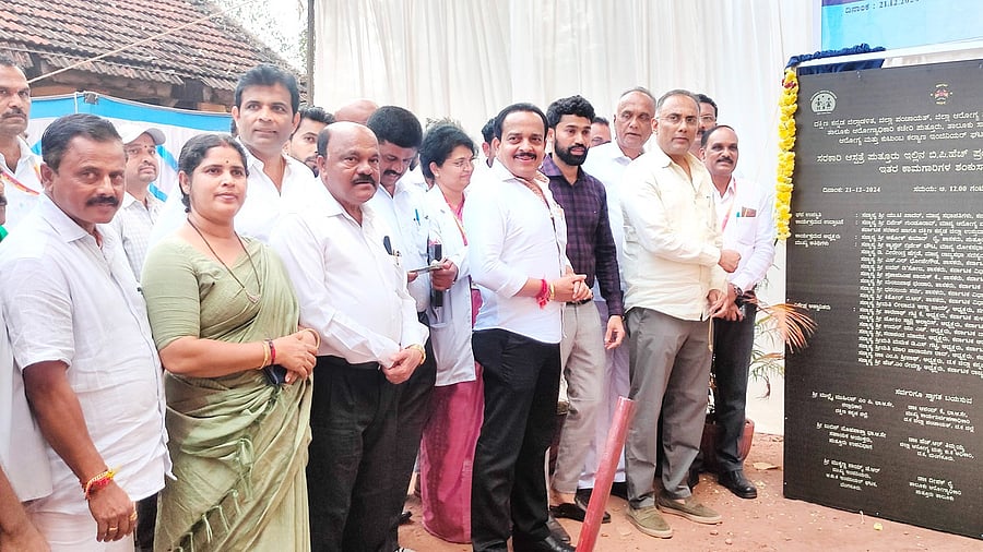 <div class="paragraphs"><p>District in Charge Minister Dinesh Gundu Rao during the laying of foundation for BPH lab and other works at Puttur Government Hospital. </p></div>