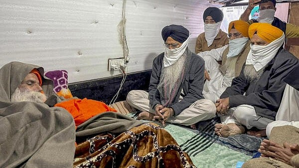 <div class="paragraphs"><p>Shiromani Gurdwara Parbandhak Committee (SGPC) President Harjinder Singh Dhami meets farmer leader Jagjit Singh Dallewal, who is on an indefinite fast at Khanauri border at Khanauri border since November 26, in Sangrur district, Punjab.&nbsp;</p></div>
