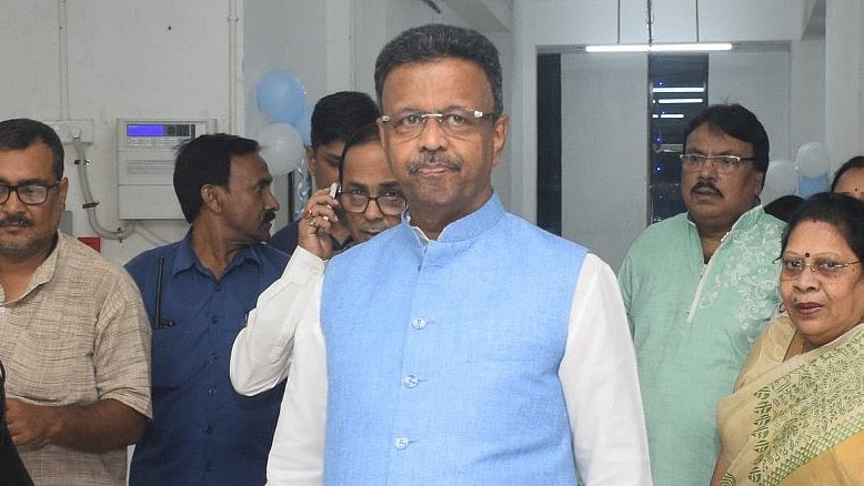 <div class="paragraphs"><p>Firhad Hakim </p></div>