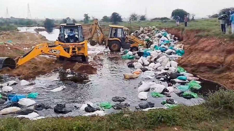 <div class="paragraphs"><p> Efforts to remove waste underway at a village in Tirunelveli, Tamil Nadu, Sunday, Dec. 22, 2024. </p></div>