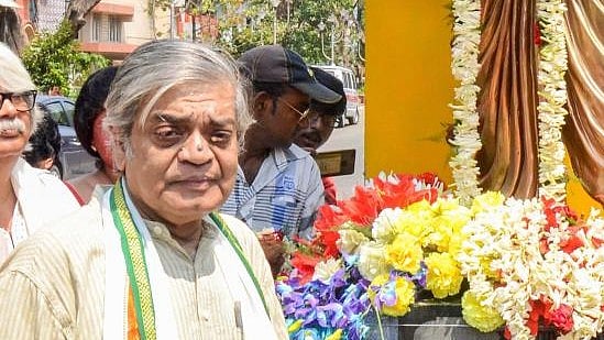 <div class="paragraphs"><p>Film director Sandip Ray.</p></div>