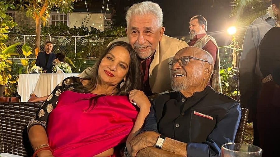 <div class="paragraphs"><p>Shaba Azmi with&nbsp;with Benegal and Naseeruddin Shah.</p></div>