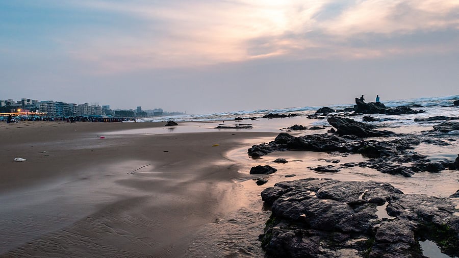 <div class="paragraphs"><p>Representative image showing the beach in Andhra Pradesh</p></div>