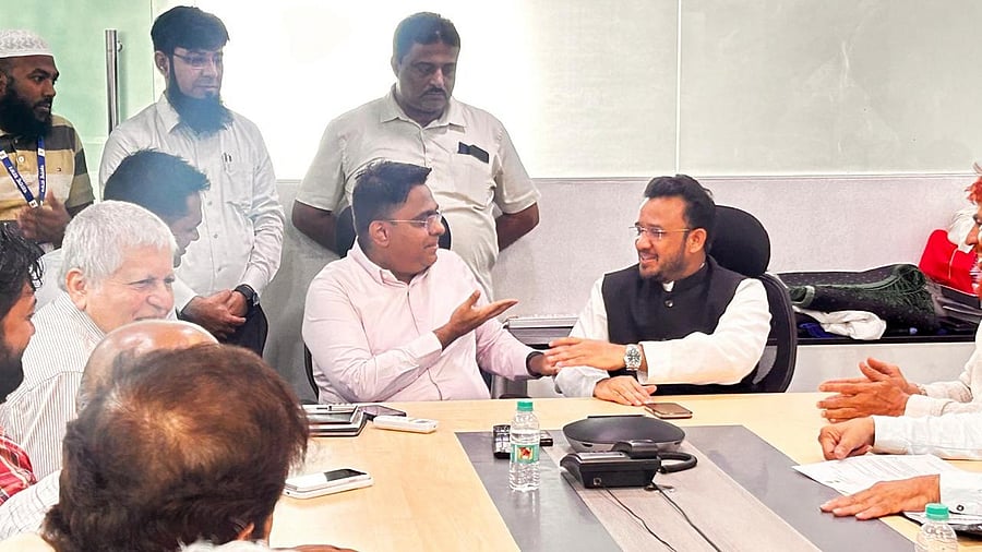 <div class="paragraphs"><p>Maharashtra State Waqf Board chairman Sameer Kazi (right). </p></div>