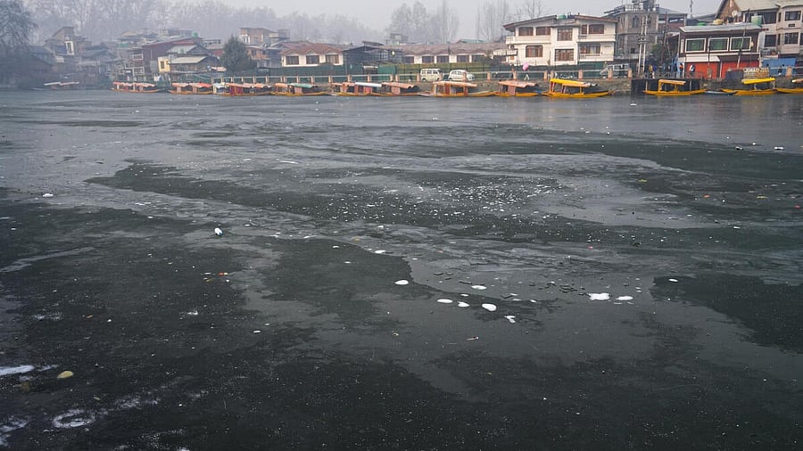 <div class="paragraphs"><p>Partially frozen Dal Lake, in Srinagar, Wednesday, Dec. 25, 2024. Srinagar recorded a minimum temperature of minus 7.3 degrees Celsius, as Kashmir witnesses the 40-day period of harsh winter 'Chillai Kalan'.</p></div>
