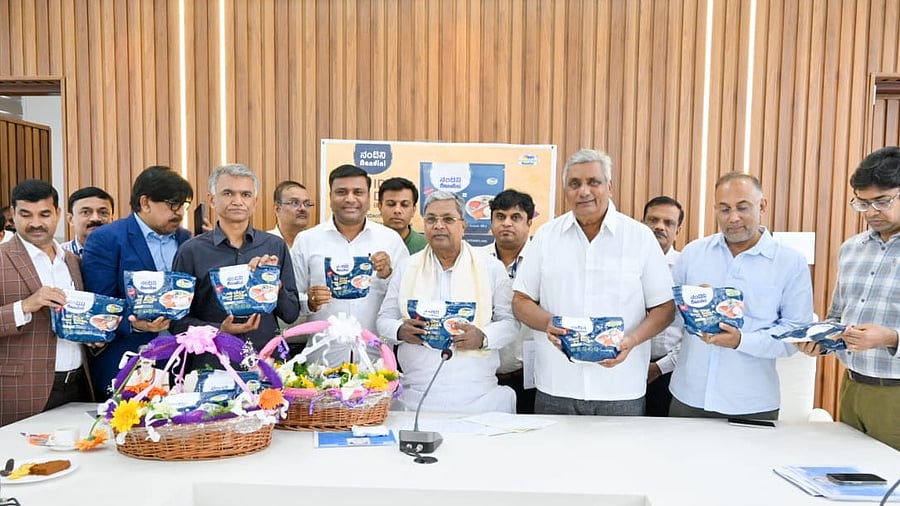 <div class="paragraphs"><p>Chief Minister Siddaramaiah with Nandini idli/dosa batter blended with whey protein in Bengaluru. </p></div>